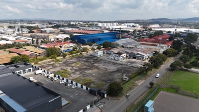 Industrial Warehouse For Sale: 3,000 m² in Alrode, Gauteng for R17,500,000