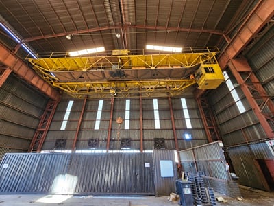 Factory With Cranes And Yard To Let In Duncanville