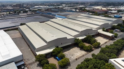 Neat And Secure Warehouse To Let In A Secure Park