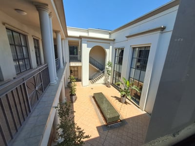 Office space to let, 1,280 m² in Illovo, Johannesburg, Gauteng