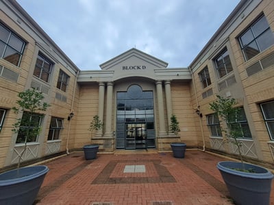 A-Grade Office Space To Let, 222 m² in Dunkeld West, Johannesburg