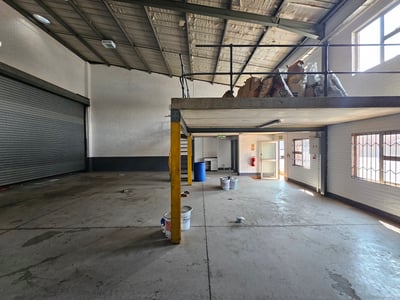 Secure Retail/Warehouse FOR SALE in Alrode!!