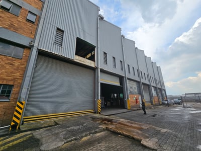 Large Industrial Facility with Crane & Expansion Potential