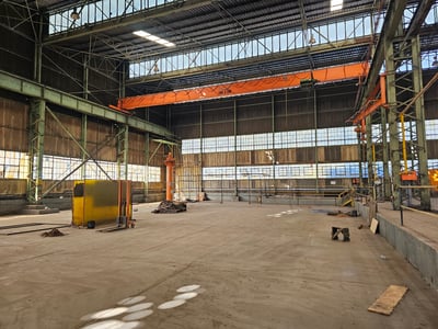 Factory With Cranes And Yard To Let In Duncanville