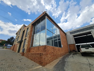 1,030m² A-Grade Industrial Unit To Let in Meadowdale Hub