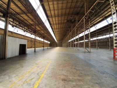 Unit in a secure park TO LET in Alrode