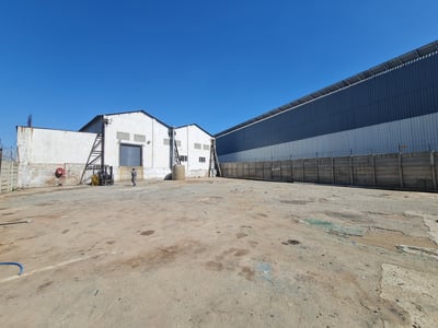 Well-Located 1,100m² Warehouse in Elandsfontein