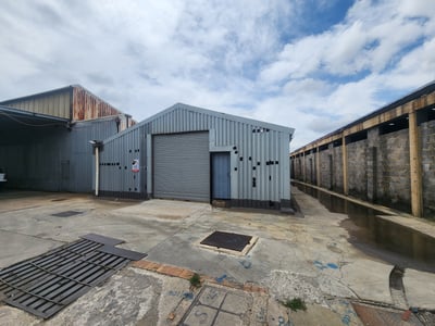 Secure 265m² Mini Warehouse with Roller Door in Wadeville
