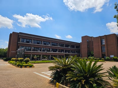 Neat Office With 24 Hour Security And Parking To Let