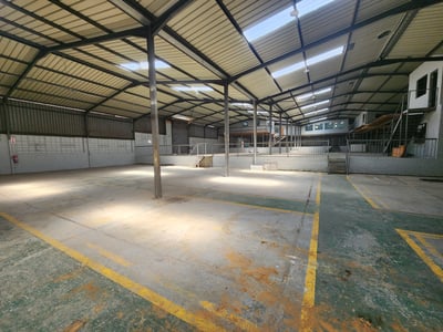 Wadeville Industrial Warehouse with Flexible Space Option