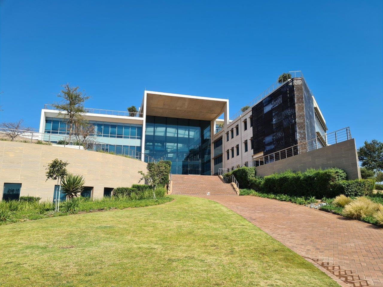 AAA-Grade 3000 m2 Office Space TO LET in Premium Waterfall Building