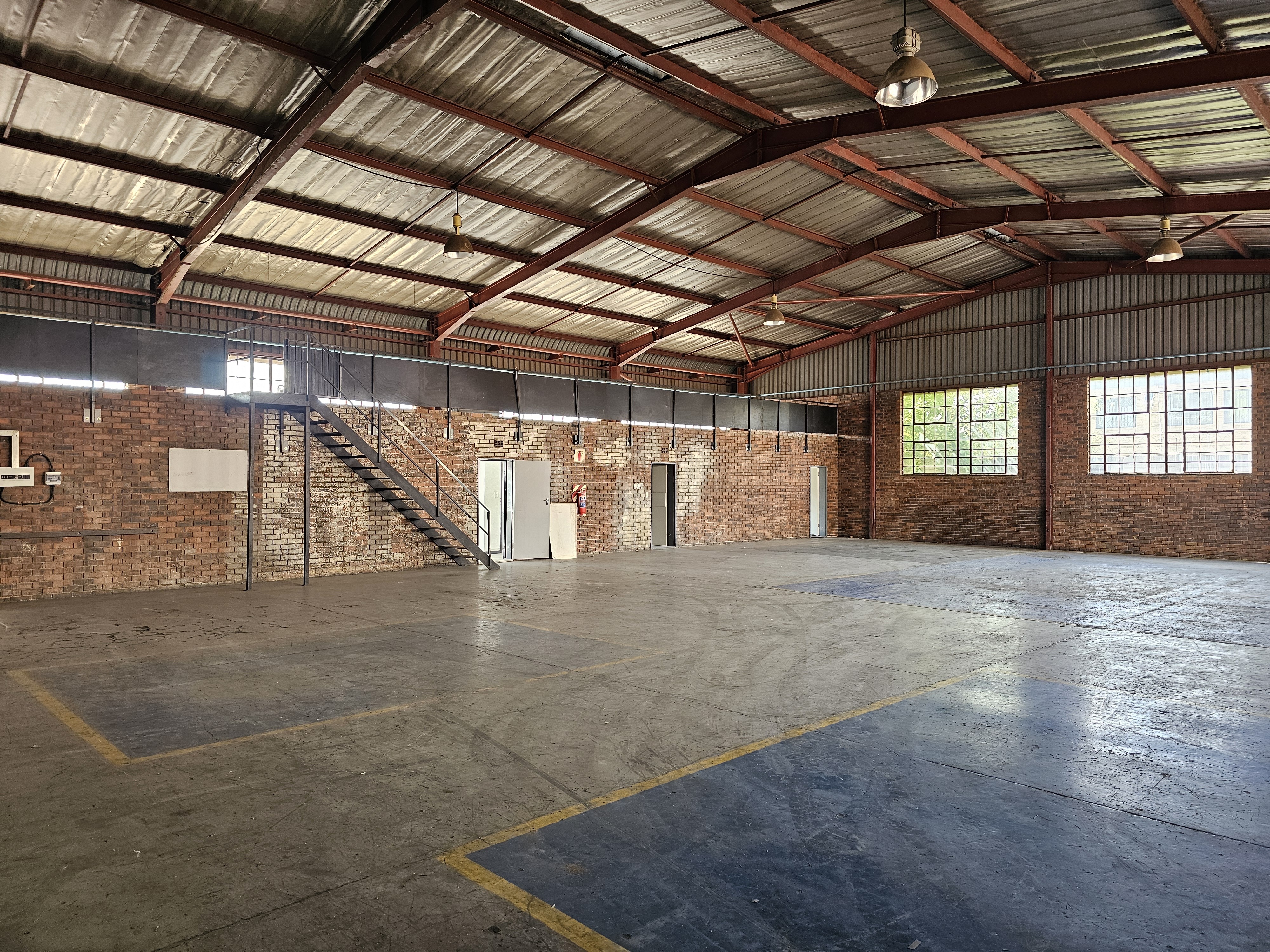 Spacious 150m² Factory To Let in Prime Alrode Hub