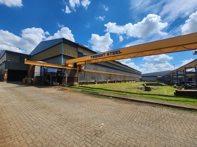 Secure Warehouse with Cranes & Large Truck Access Space