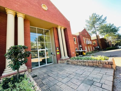 434M2 Fitted Out Ground Floor Office Available to Let in Popular Fourways Business Park