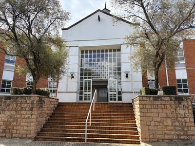 Beautifully Fitted Out Office Available Immediately to Let in Popular Fourways Business Park