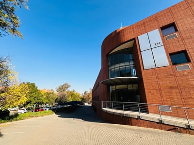 3230m2 Commercial Building FOR SALE in Waterfall Office Park (Combination of Office & Warehousing)