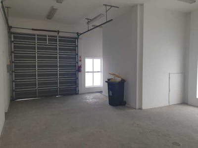 182m² Warehouse To Let in Beacon Park – 5 Offices, Secure Park & Prepaid 3-Phase Power