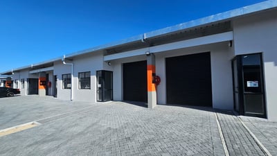 Neat and Secure 115m² Warehouse with Easy Access