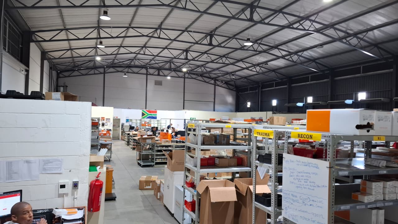 Functional Warehouse with Office Space in Montague Gardens