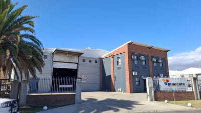 Versatile 2,100m² Industrial Warehouse with Large Yard & Prime Access