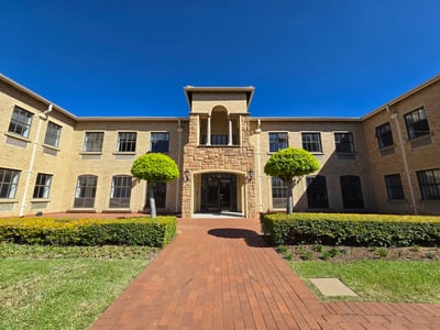 Contemporary 470m² Ground Floor Office in Bryanston Business Park