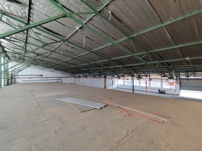 Spacious Tulisa Warehouse With Mezzanine And Highway Access