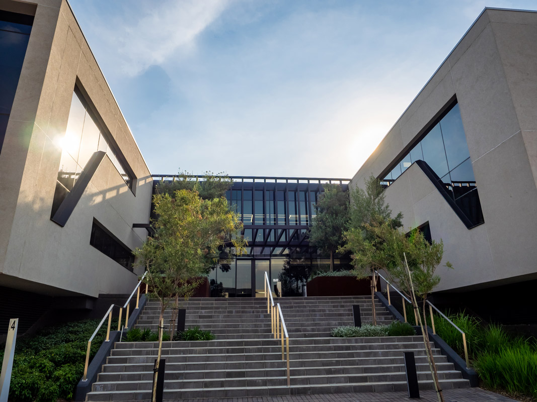 389m2 Premium-Grade Office TO LET in 5-Star Waterfall Business Park