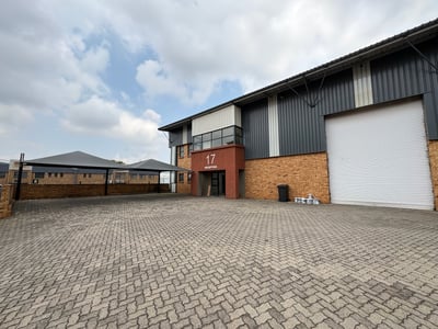 Spacious Office and Warehouse Unit in Secure Park