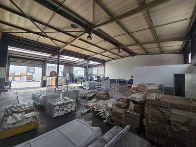 Well-Maintained 360m² Factory in Secure Apex Park