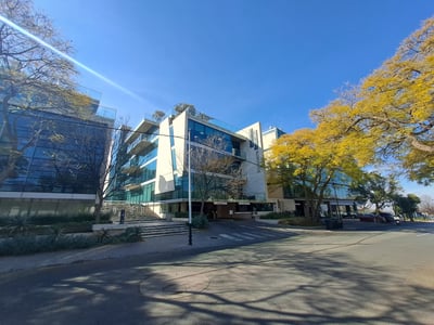 Modern 635m² Office Near Melrose & Rosebank