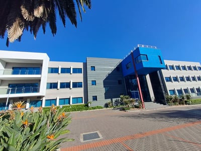 P-Grade Office Space To Let, 1,070 m² in Sandhurst, Johannesburg