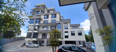 Prestigious 335m² P-Grade Office Suite with Balcony in Sandhurst