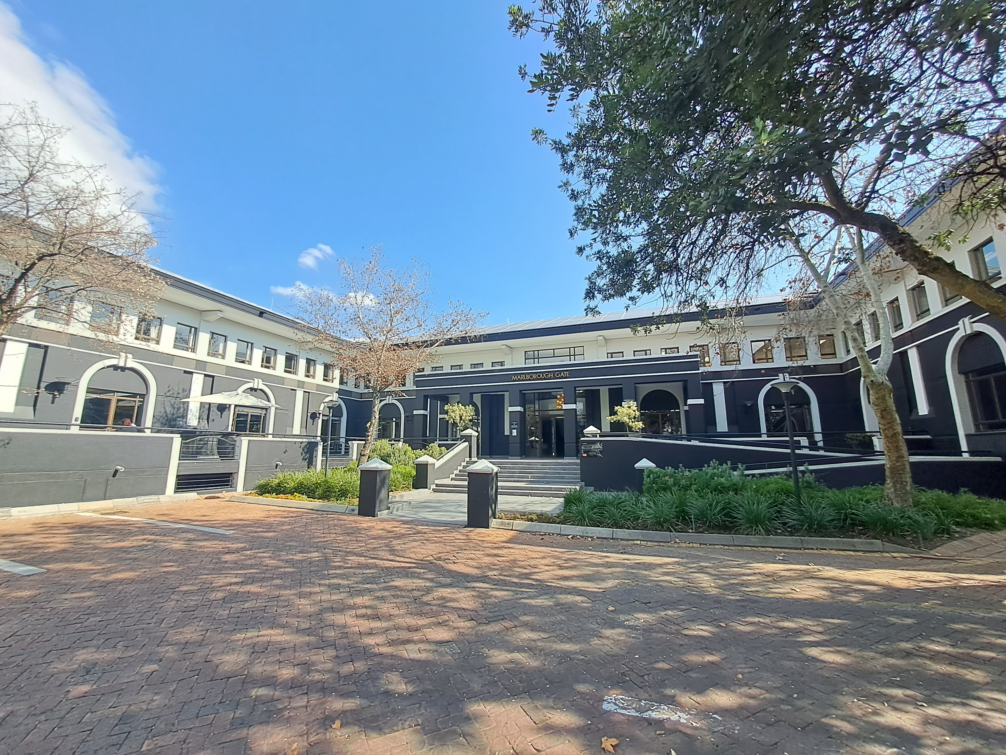 A-Grade Office Space To Let, 448 m² in Hyde Park, Johannesburg
