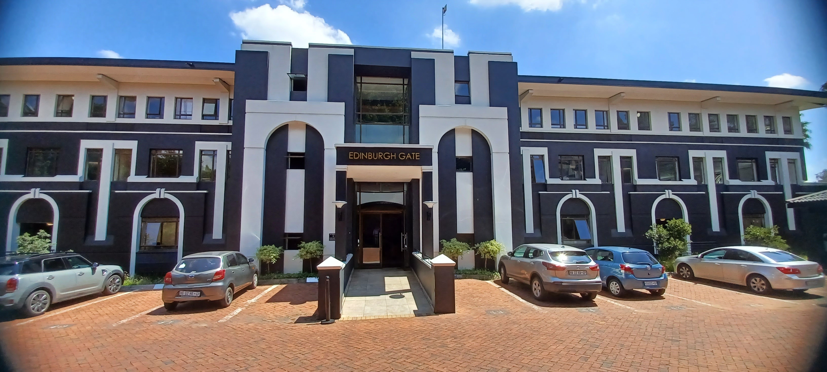 A-Grade Office Space To Let - 389 m² in Hyde Park, Johannesburg