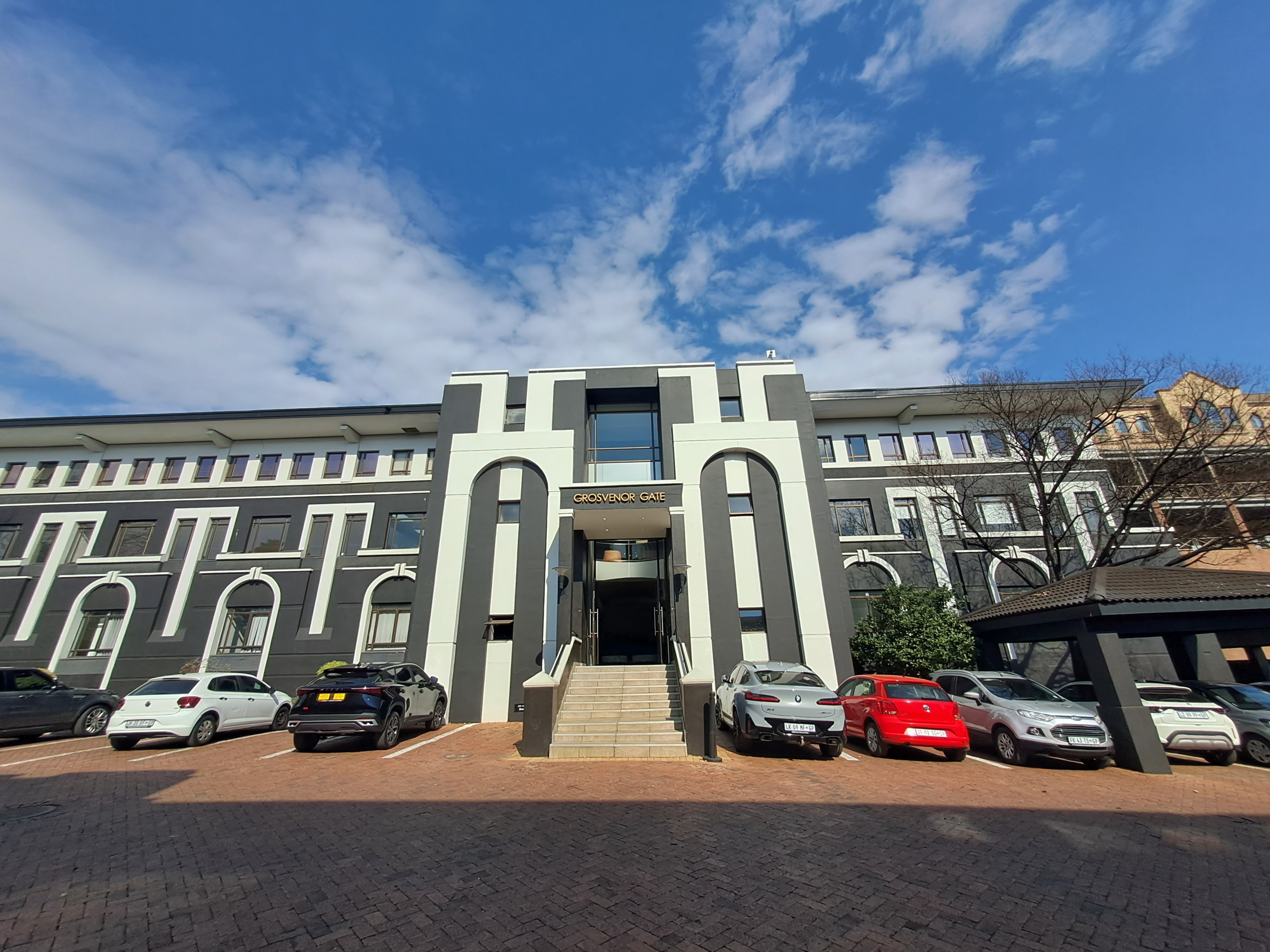 161m² First-Floor Office to Let, Hyde Park