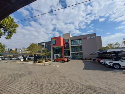 Spacious 342m² First-Floor Office to Let