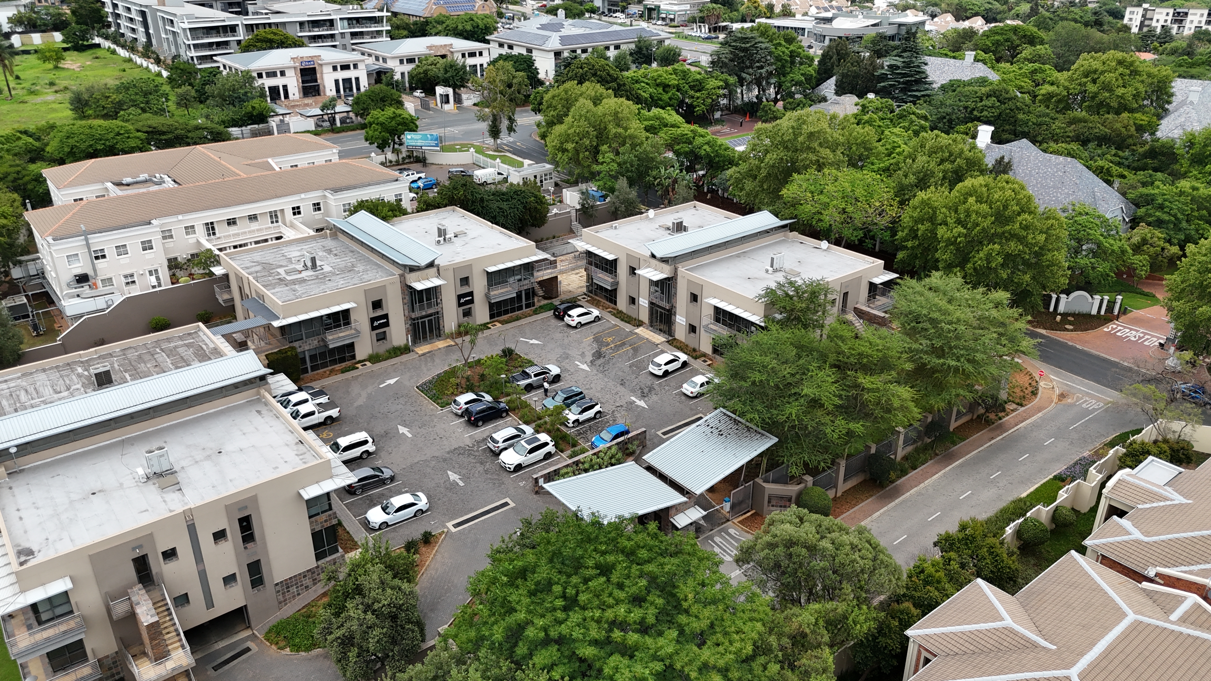 A-Grade Office Space To Let in Bryanston, Sandton - 122 m² Available