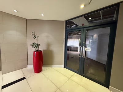 Office To Let – 327 m² in Sunnyside Office Park, Parktown, Johannesburg