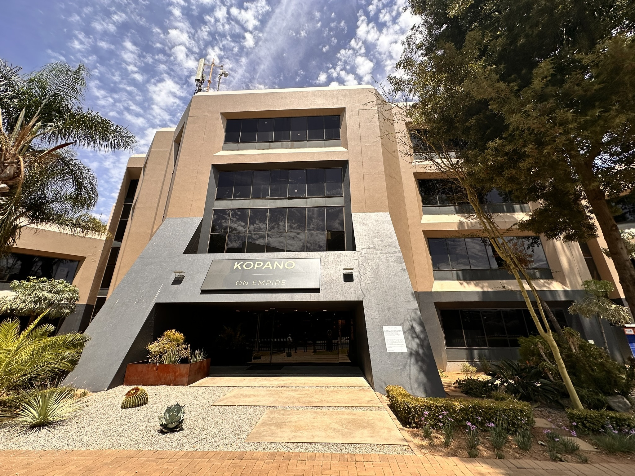 Office To Let: 145 m² B-Grade office space in Parktown, Johannesburg