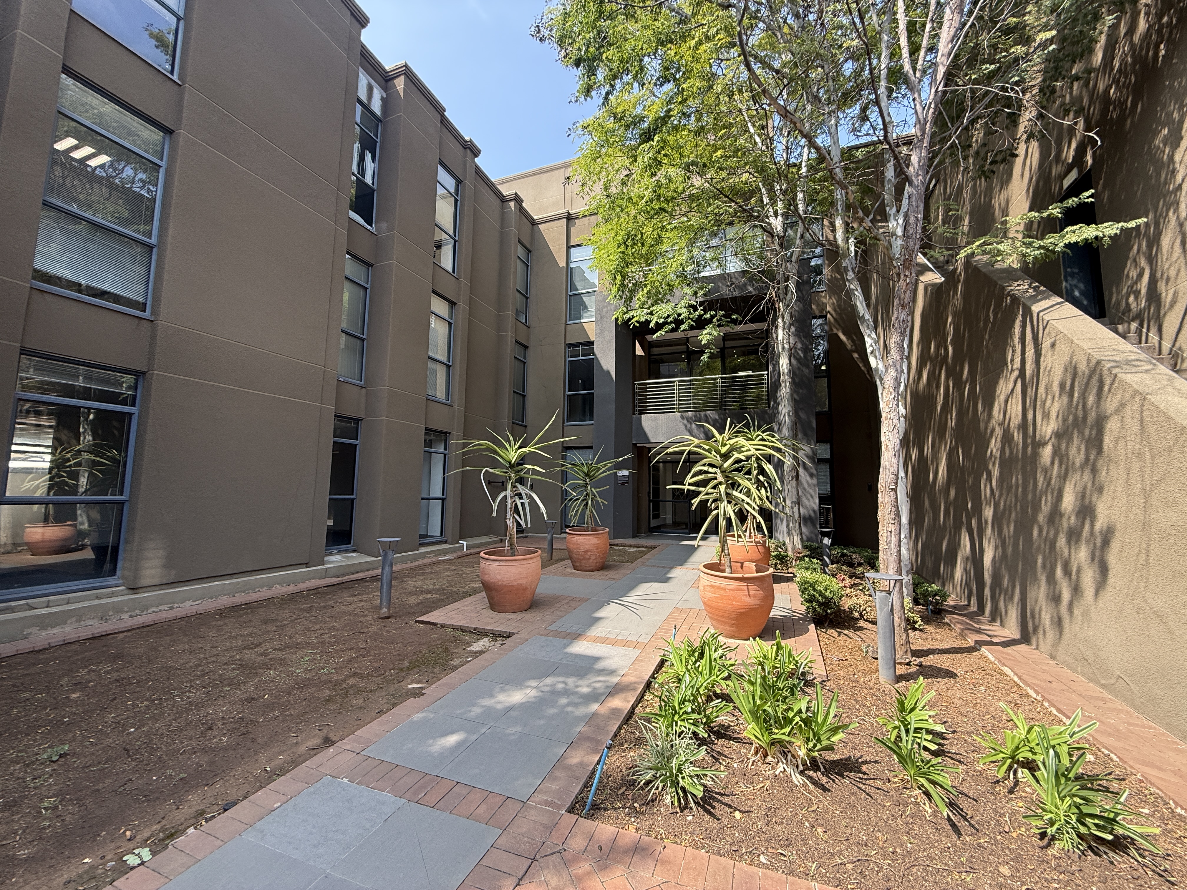 Office space of 157 m² available To Let in Rosebank, Johannesburg