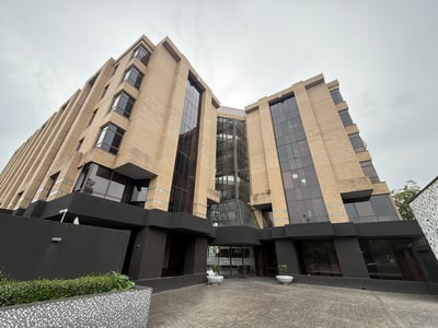 A-Grade Office To Let in Rosebank, 4,695 m² at President Place