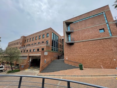Office space of 356 m² to let in Sunnyside Office Park, Parktown, Johannesburg