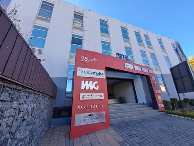 Spacious 772m² Office with Backup Power in Rosebank