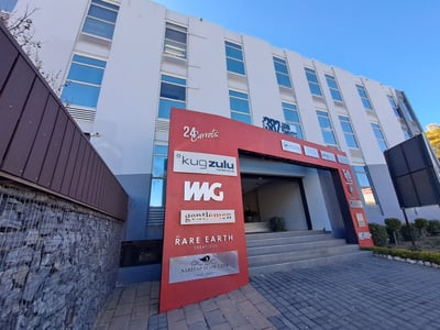 70m² First-Floor Office Near Hyde Park & Rosebank
