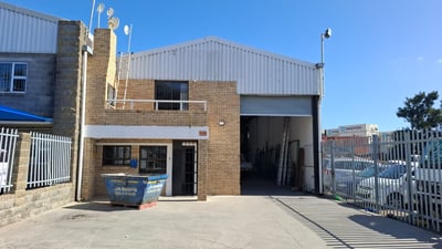 Industrial property of 300 m² for sale in Milnerton, Western Cape