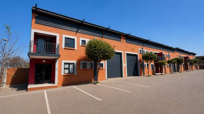 Industrial Property To Let - 270 m² in N4 Gateway Industrial Park, Pretoria