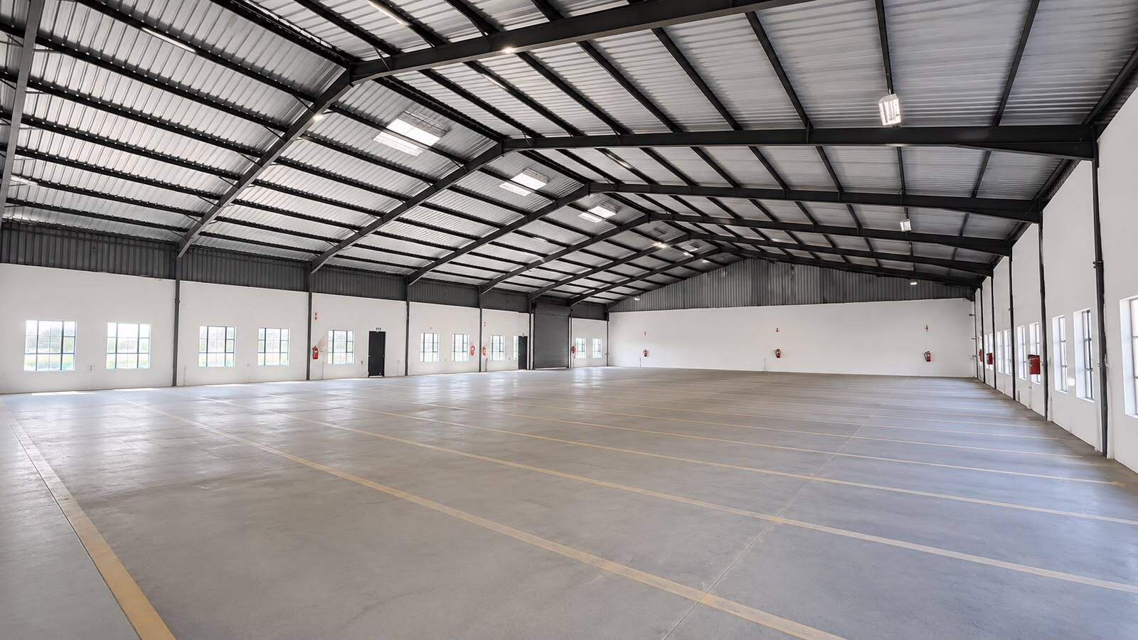 Industrial Property To Let: 925 m² in Pretoria with 24 Hour Access and Security