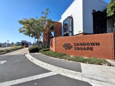 Office space of 95 m² available to rent in Sandown, Blouberg