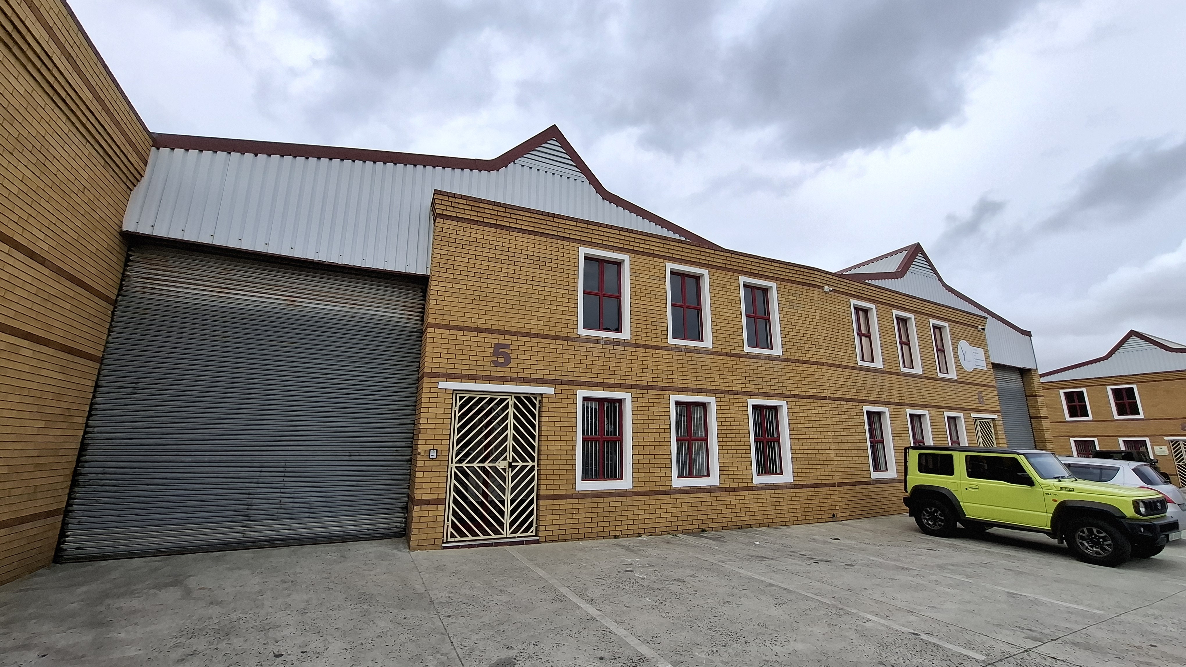 Industrial Property To Let: 320 m² in Killarney Gardens, Milnerton