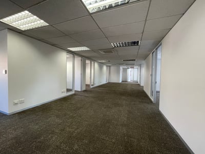 B-Grade Office To Let - 385 m² in Sandton Central, Johannesburg